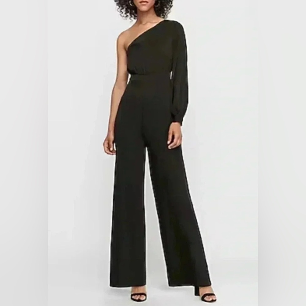 NWT Elegant Black One-Shoulder jumpsuit
